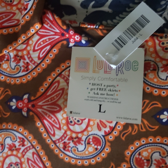 Lula Roe Julia - Picture 2 of 3